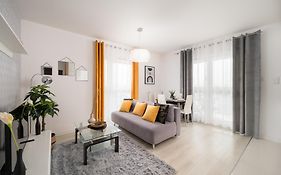 Rondo Wiatraczna Deluxe Apartment